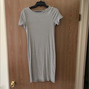 Body on style short sleeve striped dress.